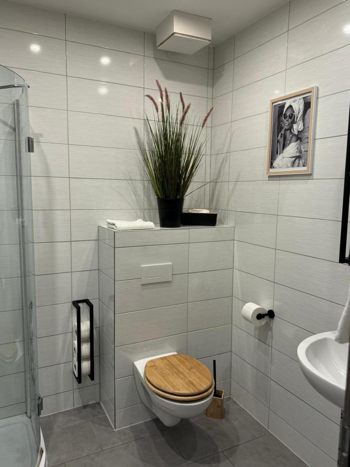Hotel Pension Kastanie Sehlen ภายนอก รูปภาพ